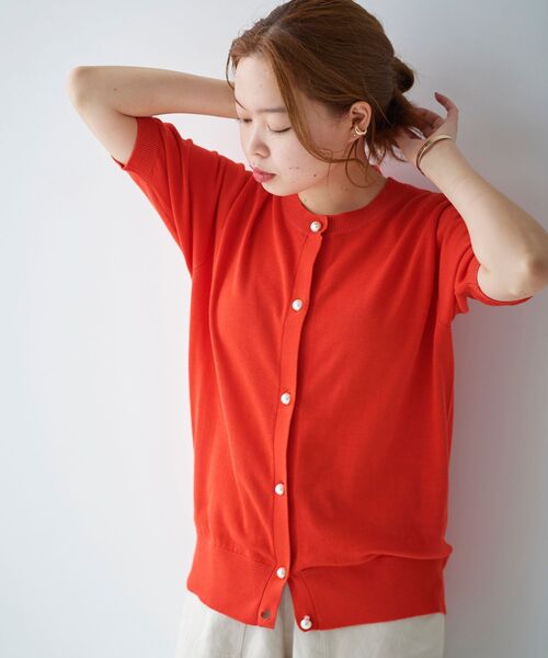 le.coeur blanc（ルクールブラン）の「パールボタンコットンクルーカーディガン（ニット/セーター・レディース・ブラック/レッド/ホワイト系その他/オフホワイト・38）」の13枚目の写真