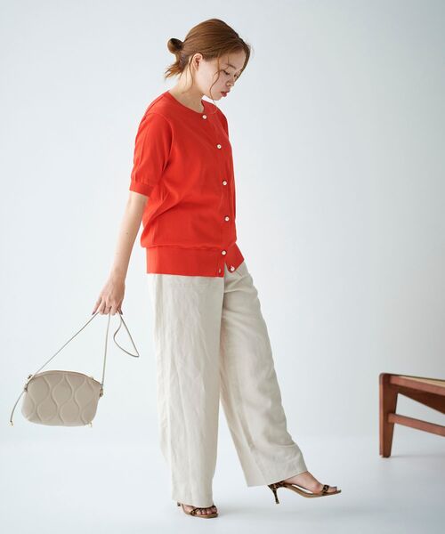 le.coeur blanc（ルクールブラン）の「パールボタンコットンクルーカーディガン（ニット/セーター・レディース・ブラック/レッド/ホワイト系その他/オフホワイト・38）」の22枚目の写真