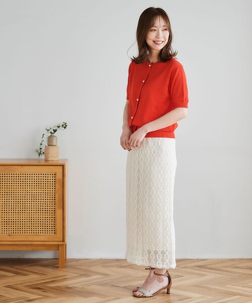 le.coeur blanc（ルクールブラン）の「パールボタンコットンクルーカーディガン（ニット/セーター・レディース・ブラック/レッド/ホワイト系その他/オフホワイト・38）」の18枚目の写真