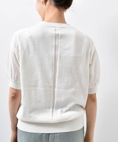 le.coeur blanc（ルクールブラン）の「パールボタンコットンクルーカーディガン（ニット/セーター・レディース・ブラック/レッド/ホワイト系その他/オフホワイト・38）」の20枚目の写真