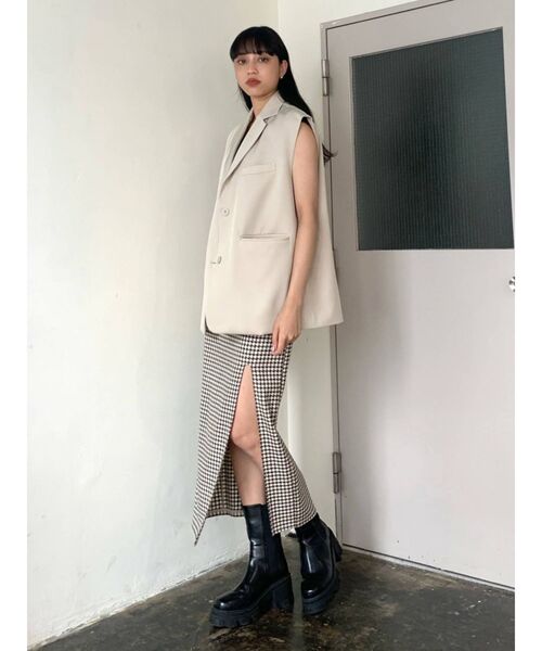 EMODA（エモダ）の「オーバーシェイプベスト（ベスト・レディース・ブラック/ベージュ/ブラウン・FREE）」の21枚目の写真