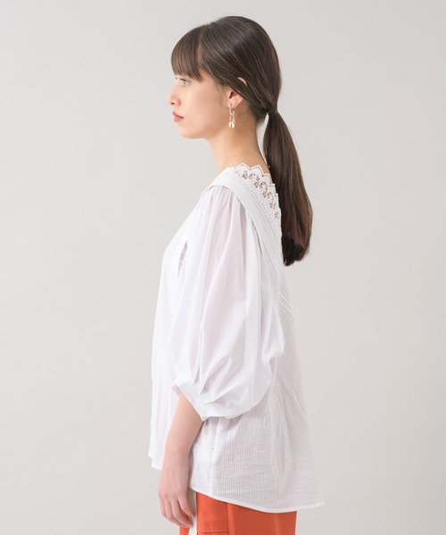 ROSIEE（ロージー）の「ROSIEE バックレースシアースリーブブラウス（シャツ/ブラウス・レディース・ブラック/ホワイト・FREE）」の4枚目の写真