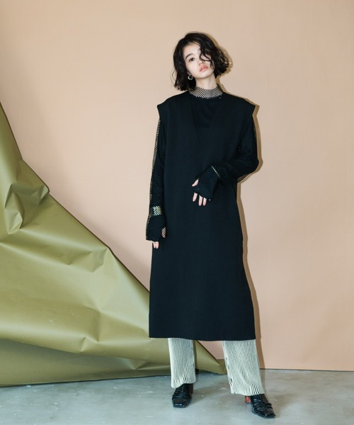 AIC.（エーアイシー）の「Vネックニットロングワンピース（ジャンパースカート・レディース・ブラック/アイボリー・FREE）」の17枚目の写真