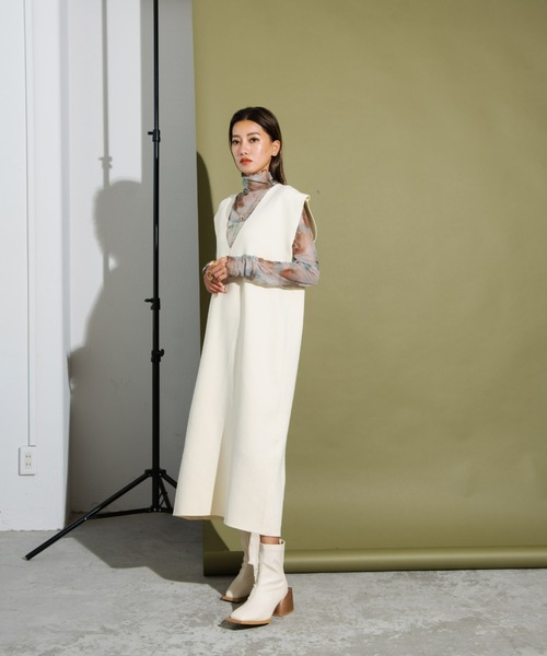 AIC.（エーアイシー）の「Vネックニットロングワンピース（ジャンパースカート・レディース・ブラック/アイボリー・FREE）」の5枚目の写真