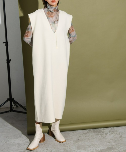 AIC.（エーアイシー）の「Vネックニットロングワンピース（ジャンパースカート・レディース・ブラック/アイボリー・FREE）」の21枚目の写真