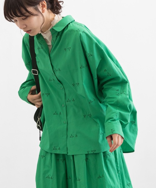 POU DOU DOU（プードゥドゥ）の「hanger刺繍ローン丸衿ドルマンシャツ（シャツ/ブラウス・レディース・ブラック/グリーン/グレー系その他・3）」の4枚目の写真