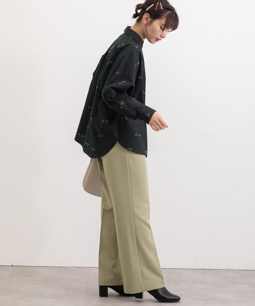 POU DOU DOU（プードゥドゥ）の「hanger刺繍ローン丸衿ドルマンシャツ（シャツ/ブラウス・レディース・ブラック/グリーン/グレー系その他・3）」の14枚目の写真