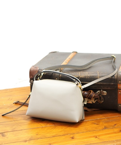 MARCO BIANCHINI（マルコビアンチーニ）の「【Marco Bianchini/マルコビアンキーニ】 2wayショルダーバッグ（ショルダーバッグ・レディース・ダークグリーン/ベージュ/ブロンズ/ブラック/バイオレット・FREE）」の3枚目の写真