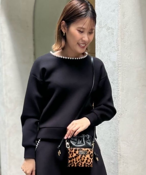 EPOCA THE SHOP(エポカザショップ)の「パールコンビダンボールプルオーバー(Tシャツ/カットソー・レディース・ブラック/ベージュ・38)」の1枚目の写真