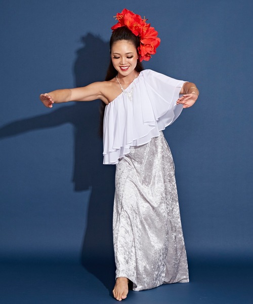 Maunaloa(マウナロア)の「【Maunaloa】ダブルシフォンケープ(その他トップス・レディース・ホワイト/ブラック/ネイビー/レッド・FREE)」の14枚目の写真