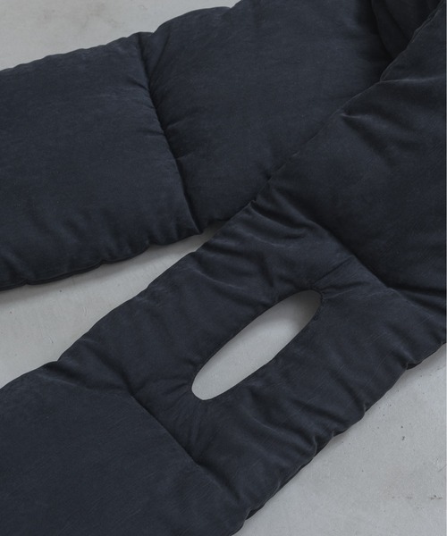 NEUNA（ヌナ）の「【型崩れしない！シワ/毛玉も付きません！】大判ボリュームキルティングロングマフラー（マフラー・レディース・ブラウン/ブラック/アイボリー・FREE）」の14枚目の写真