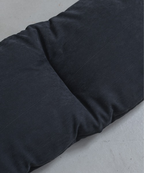 NEUNA（ヌナ）の「【型崩れしない！シワ/毛玉も付きません！】大判ボリュームキルティングロングマフラー（マフラー・レディース・ブラウン/ブラック/アイボリー・FREE）」の13枚目の写真