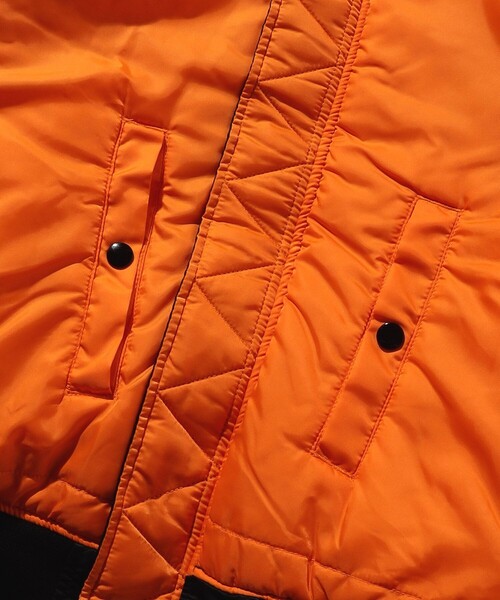 FREAK'S STORE(フリークスストア)の「WEB限定 ALPHA INDUSTRIES/アルファ インダストリーズ MA-1 ナイロン ジャケット/2000-401/2000-403(MA-1・メンズ・ブラック/オリーブ・X-LARGE/LARGE/MEDIUM/SMALL)」の12枚目の写真