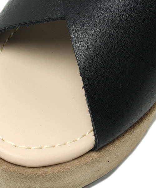 Another Edition(アナザーエディション)の「クロスウエッジサンダル/ AEBC CROSS WDG SNDL100(サンダル・レディース・ホワイト/ブラック・MEDIUM/LARGE/SMALL)」の11枚目の写真