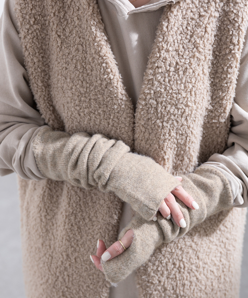 B.C STOCK（ベーセーストック）の「ニットロンググローブ（アームカバー・レディース・チャコールグレー/ベージュ/ネイビー・FREE）」の3枚目の写真