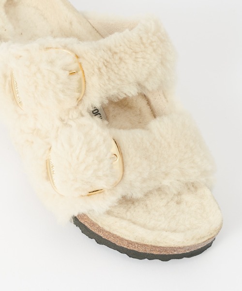 BIRKENSTOCK（ビルケンシュトック）の「【BIRKENSTOCK】ARIZONA BIG BUCKLEファーサンダル（サンダル・レディース・オフホワイト・37/38/36）」の5枚目の写真