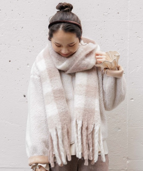 flower（フラワー）の「テンダーチェックマフラー（マフラー・レディース・ブラック/ベージュ・FREE）」の14枚目の写真