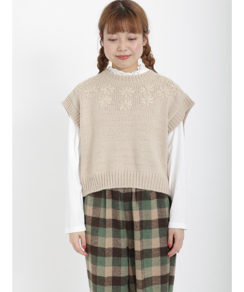 Samansa Mos2（サマンサ モスモス）の「花刺繍入りニットベスト（ベスト・レディース・モカ/ベージュ/グリーン/ブラック・ﾌﾘ-）」の16枚目の写真