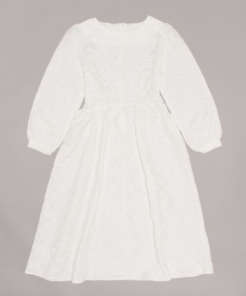 JUGLANS(ユグランス)の「☆ 立体的な花刺繍が特徴的。エンボス花ワンピース 221383(ワンピース・レディース・ブラック/ホワイト・FREE)」の5枚目の写真