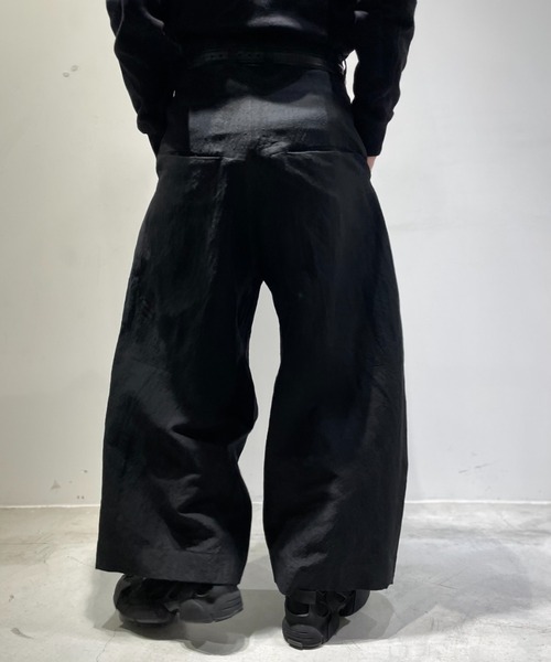 SHINYAKOZUKA（シンヤコヅカ）の「SHINYA KOZUKA /シンヤ コヅカ