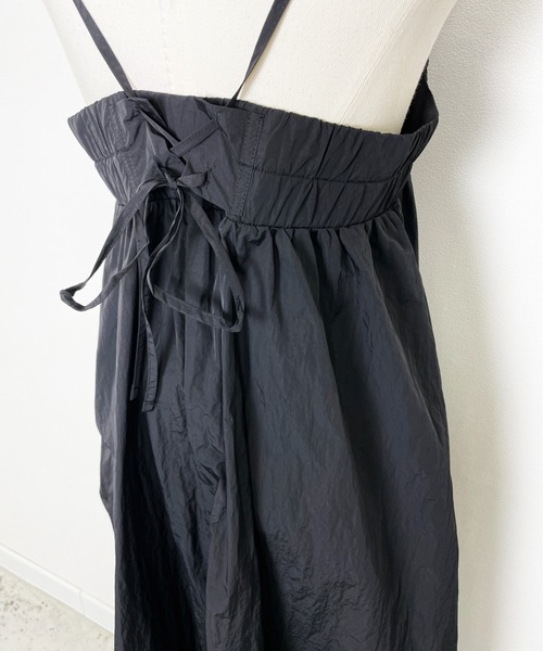 Meli rich（メリーリッチ）の「レースアップナイロンフレアキャミワンピース（ワンピース・レディース・ベージュ/ブラック/ブルー/グリーン/アイボリー・MEDIUM）」の9枚目の写真