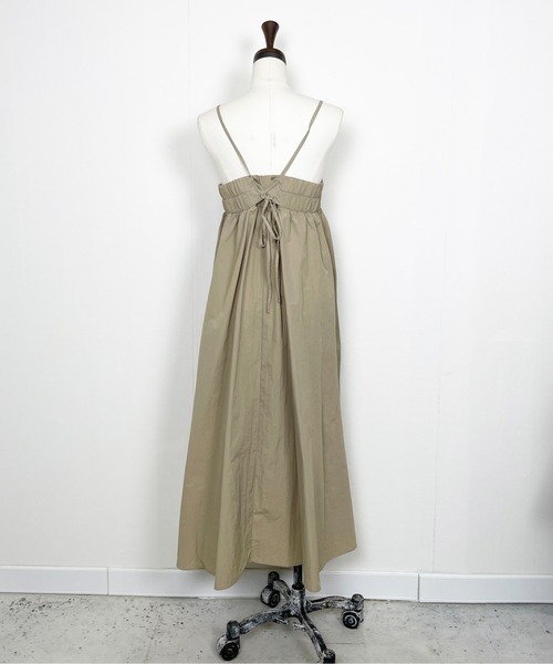 Meli rich（メリーリッチ）の「レースアップナイロンフレアキャミワンピース（ワンピース・レディース・ベージュ/ブラック/ブルー/グリーン/アイボリー・MEDIUM）」の15枚目の写真