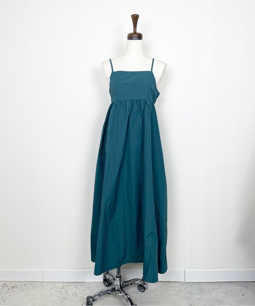 Meli rich（メリーリッチ）の「レースアップナイロンフレアキャミワンピース（ワンピース・レディース・ベージュ/ブラック/ブルー/グリーン/アイボリー・MEDIUM）」の17枚目の写真