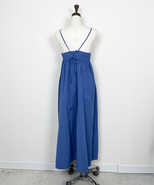 Meli rich（メリーリッチ）の「レースアップナイロンフレアキャミワンピース（ワンピース・レディース・ベージュ/ブラック/ブルー/グリーン/アイボリー・MEDIUM）」の20枚目の写真