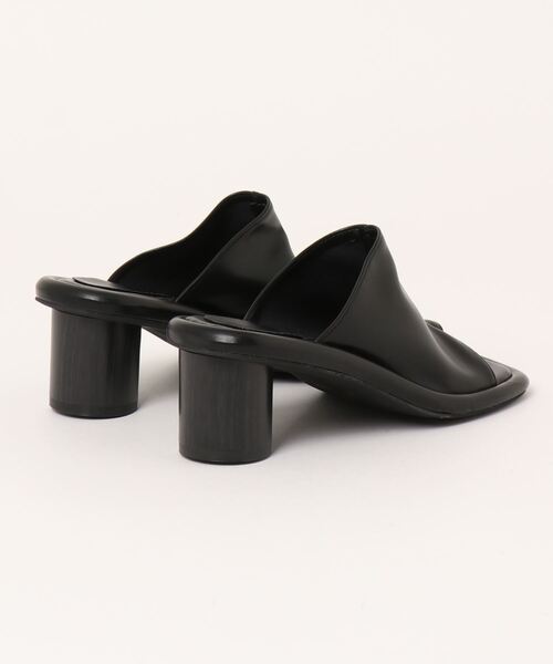 Fabby fabby（ファビィーファビィー）の「ワイドストレッチラウンドヒールサンダル（サンダル・レディース・オフホワイト/ベージュ/ブラック・LARGE/SMALL/MEDIUM）」の5枚目の写真