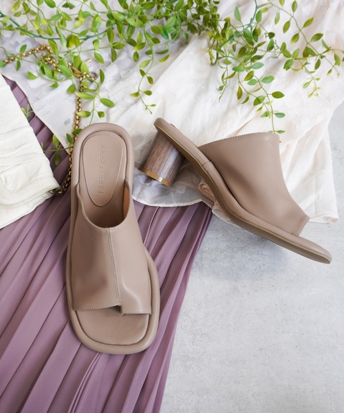 Fabby fabby（ファビィーファビィー）の「ワイドストレッチラウンドヒールサンダル（サンダル・レディース・オフホワイト/ベージュ/ブラック・LARGE/SMALL/MEDIUM）」の7枚目の写真