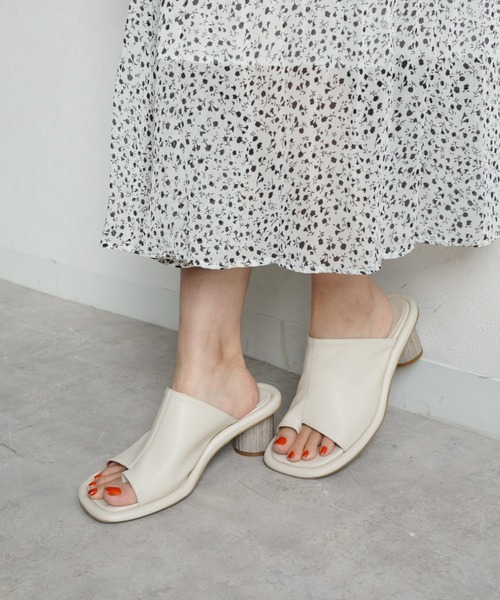 Fabby fabby（ファビィーファビィー）の「ワイドストレッチラウンドヒールサンダル（サンダル・レディース・オフホワイト/ベージュ/ブラック・LARGE/SMALL/MEDIUM）」の20枚目の写真