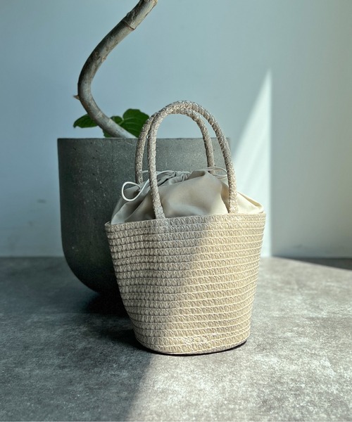 Chez toi（シェトワ）の「雑材シンプル軽量トート（かごバッグ・レディース・ベージュ/アイボリー/ブラック・FREE）」の9枚目の写真