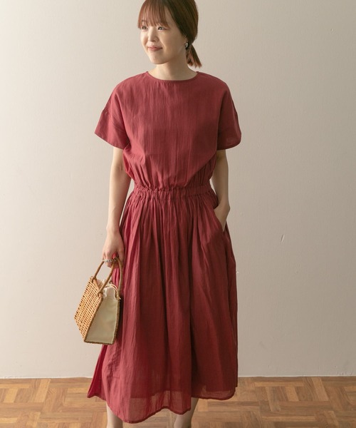 URBAN RESEARCH DOORS（アーバンリサーチドアーズ）の「コットンギャザーワンピース（ワンピース・レディース・パープル/レッド系その他/ロイヤルブルー/ブラック/グリーン・MEDIUM）」の14枚目の写真