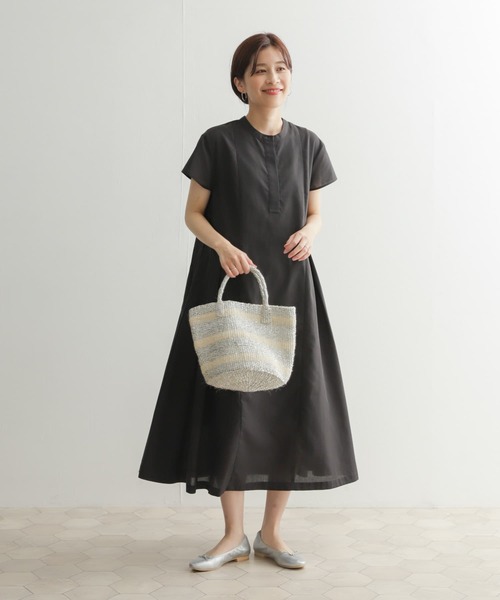 URBAN RESEARCH DOORS(アーバンリサーチドアーズ)の「『UR TECH Smart Linen Touch』ウエストサイドタックワンピース(ワンピース・レディース・イエロー/ネイビー/チャコールグレー・MEDIUM)」の16枚目の写真