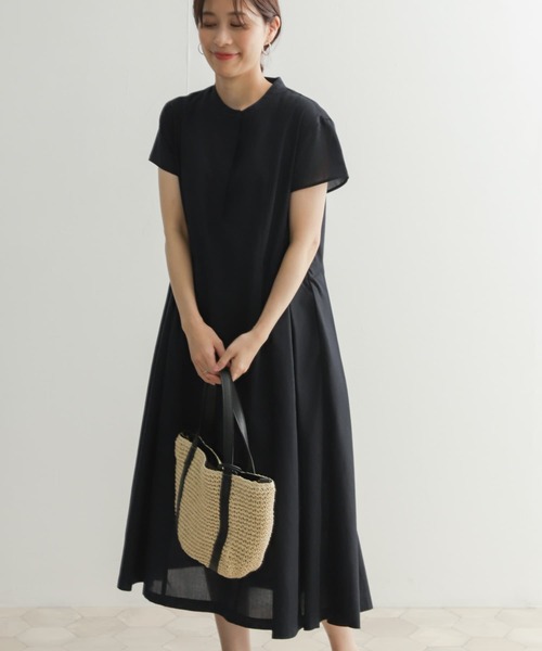 URBAN RESEARCH DOORS(アーバンリサーチドアーズ)の「『UR TECH Smart Linen Touch』ウエストサイドタックワンピース(ワンピース・レディース・イエロー/ネイビー/チャコールグレー・MEDIUM)」の17枚目の写真