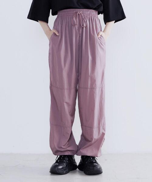 Figments（フィグメンツ）の「ナイロントラックパンツ（その他パンツ・レディース・スミクロ/ピンク/グレー・MEDIUM/LARGE）」の4枚目の写真