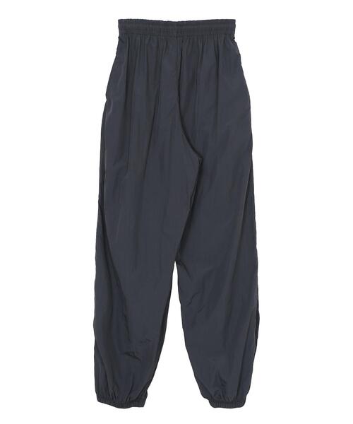 Figments（フィグメンツ）の「ナイロントラックパンツ（その他パンツ・レディース・スミクロ/ピンク/グレー・MEDIUM/LARGE）」の15枚目の写真