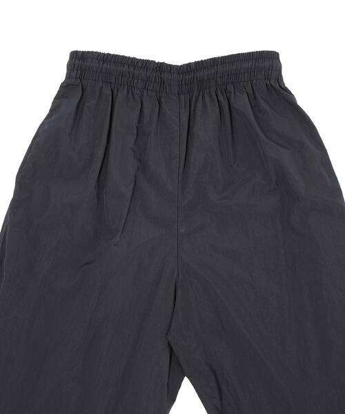 Figments（フィグメンツ）の「ナイロントラックパンツ（その他パンツ・レディース・スミクロ/ピンク/グレー・MEDIUM/LARGE）」の18枚目の写真