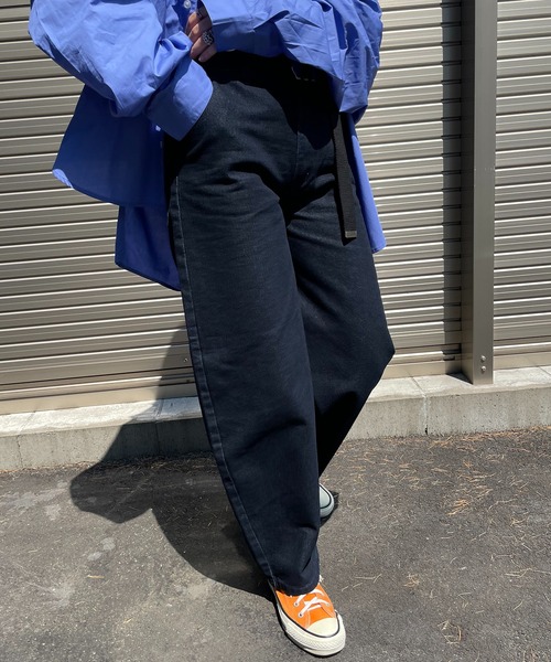 mi via loca（ミヴィアロカ）の「デニムバルーンパンツ（デニムパンツ・レディース・オフホワイト/ネイビー・FREE）」の13枚目の写真