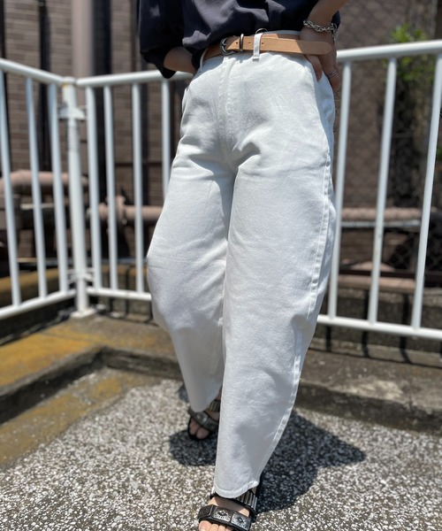 mi via loca（ミヴィアロカ）の「デニムバルーンパンツ（デニムパンツ・レディース・オフホワイト/ネイビー・FREE）」の11枚目の写真