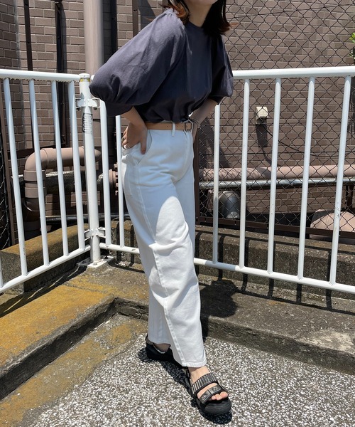 mi via loca（ミヴィアロカ）の「デニムバルーンパンツ（デニムパンツ・レディース・オフホワイト/ネイビー・FREE）」の5枚目の写真