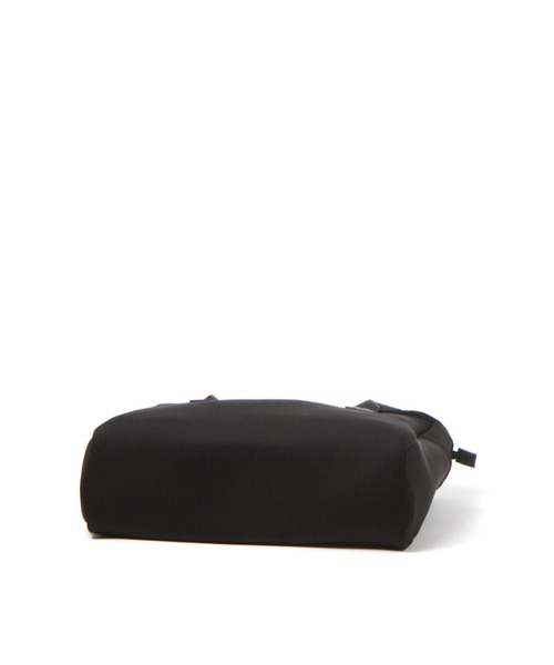 LAKOLE(ラコレ)の「ネオプレーン×フェイクレザーコンビトートバッグ2 / 965867(トートバッグ・メンズ・チャコール/ブラック・FREE)」の9枚目の写真