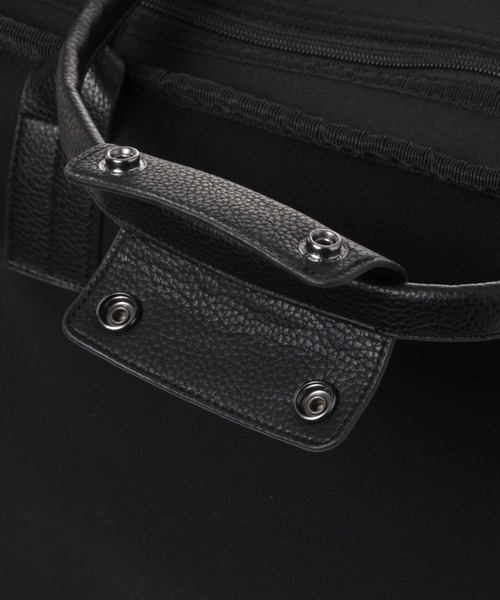 LAKOLE(ラコレ)の「ネオプレーン×フェイクレザーコンビトートバッグ2 / 965867(トートバッグ・メンズ・チャコール/ブラック・FREE)」の11枚目の写真