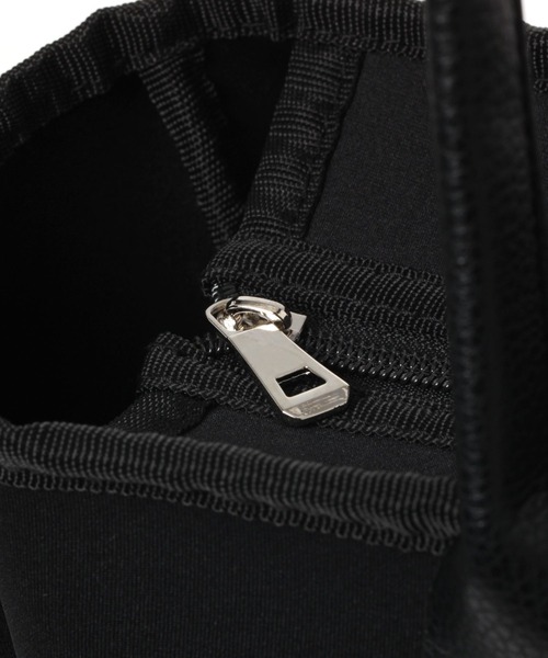 LAKOLE(ラコレ)の「ネオプレーン×フェイクレザーコンビトートバッグ2 / 965867(トートバッグ・メンズ・チャコール/ブラック・FREE)」の12枚目の写真