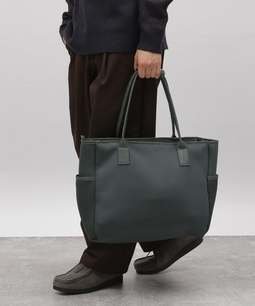 LAKOLE(ラコレ)の「ネオプレーン×フェイクレザーコンビトートバッグ2 / 965867(トートバッグ・メンズ・チャコール/ブラック・FREE)」の18枚目の写真