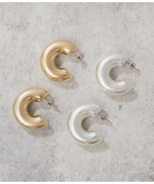 ANAP（アナップ）の「マットフープピアス（ピアス（両耳用）・レディース・シルバー/ゴールド・FREE）」の2枚目の写真