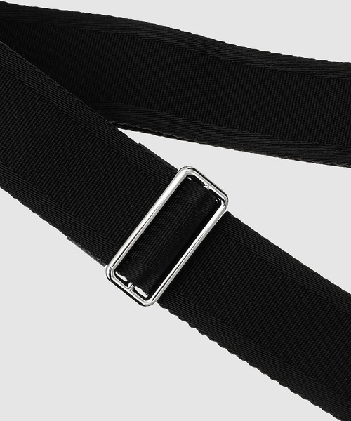 Maison Margiela(メゾンマルジェラ)の「GLAM SLAM SPORT FLAT POCKET(ショルダーバッグ・メンズ・ブラック・FREE)」の4枚目の写真