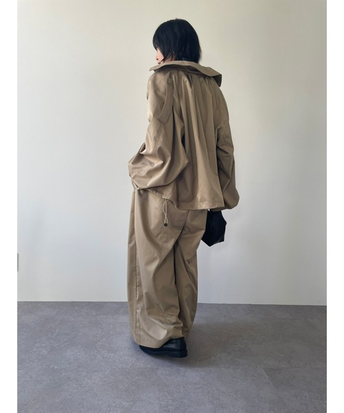 HANNE（アン）の「ジップアップショートトレンチコート（トレンチコート・レディース・ブラック/ベージュ/グレー・FREE）」の6枚目の写真