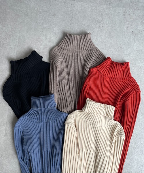 Thevon（ゼボン）の「裏リブタートルニットプルオーバー（ニット/セーター・レディース・オレンジ/ブルー/アイボリー/モカ/ブラック/オフホワイト・FREE）」の4枚目の写真