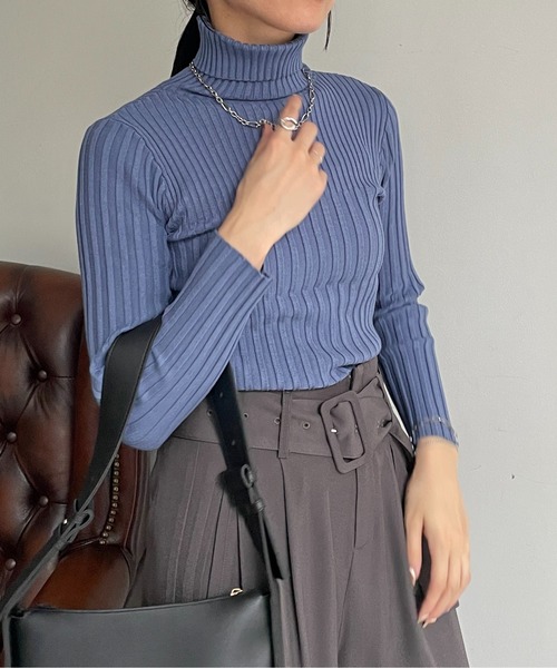 Thevon（ゼボン）の「裏リブタートルニットプルオーバー（ニット/セーター・レディース・オレンジ/ブルー/アイボリー/モカ/ブラック/オフホワイト・FREE）」の13枚目の写真